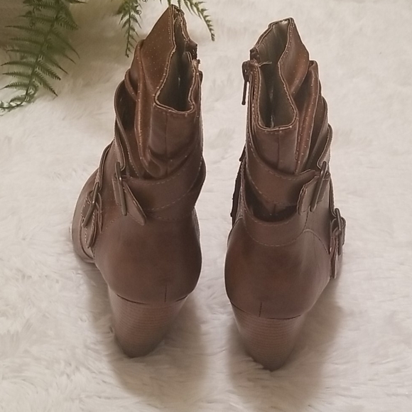 MUDD Breneen Brown Multi Strap Ankle Boots - Picture 9 of 9